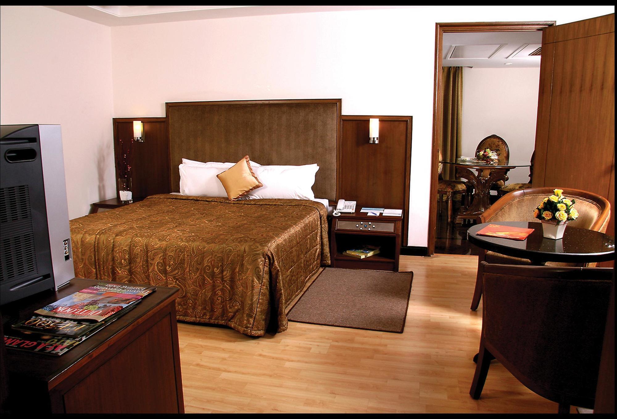 晨奈绿色公园酒店 钦奈 外观 照片 A room at the Taj Bengal