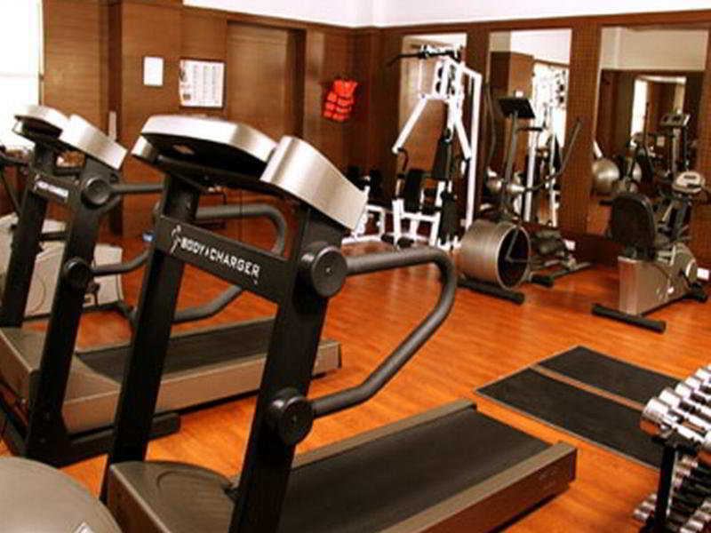 晨奈绿色公园酒店 钦奈 外观 照片 A gym