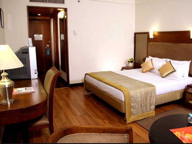 晨奈绿色公园酒店 钦奈 外观 照片 A room at the Imperial