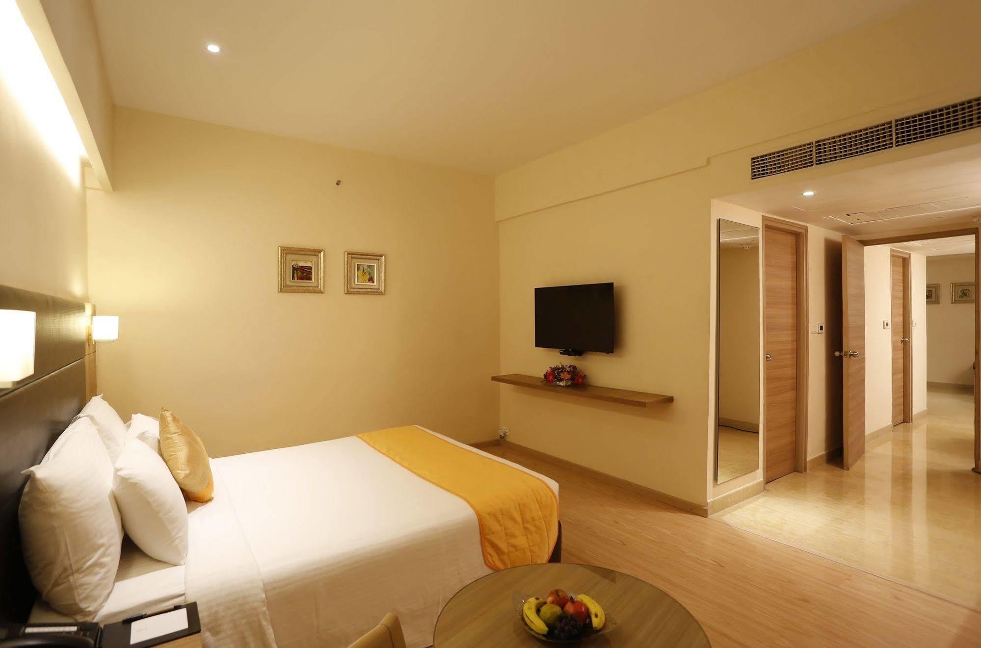 晨奈绿色公园酒店 钦奈 外观 照片 A room at the hotel