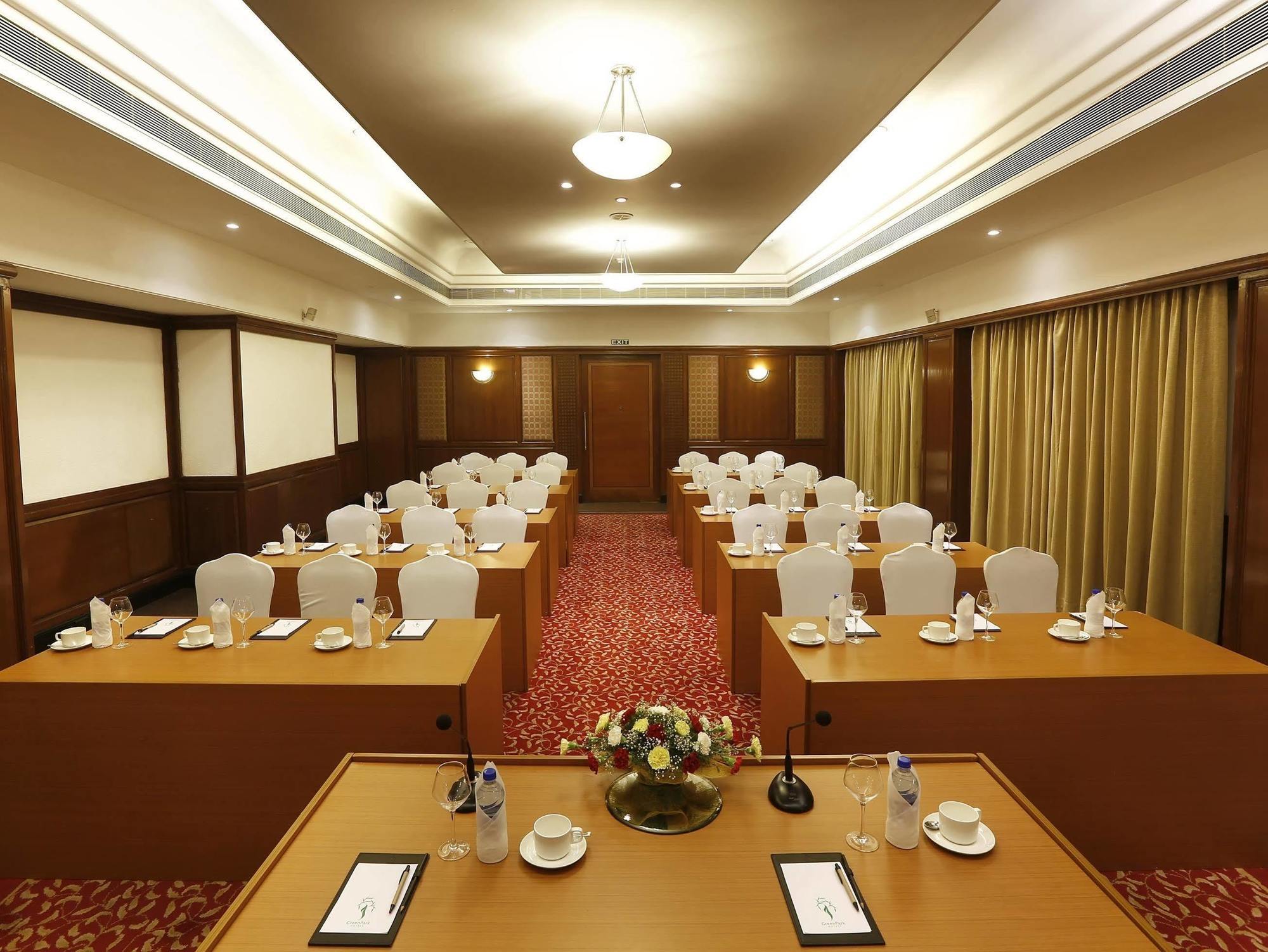 晨奈绿色公园酒店 钦奈 外观 照片 Meeting room at the Taj Bengal